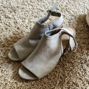 Grey suede 3in heel shoes